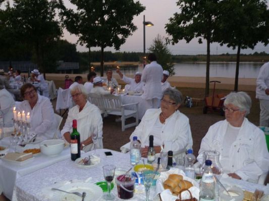 Ingrid, Doris, Christel und Marga sehen satt und zufrieden aus!