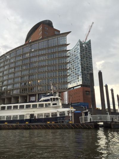 Kehrwieder mit Elbphilharmonie